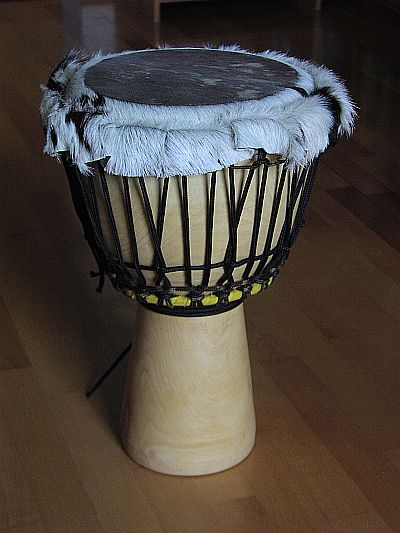 die fertige Djembe