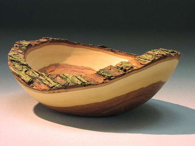 Naturrandschale aus Flieder